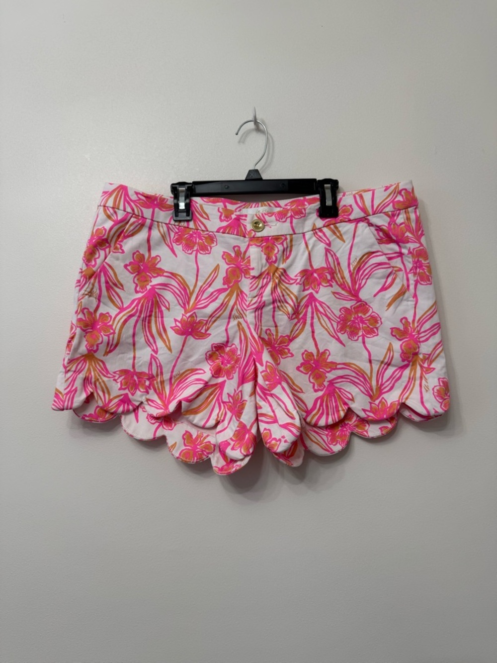 Lilly Pulitzer Floral Scallop-Hem Shorts - Picture 2 of 7